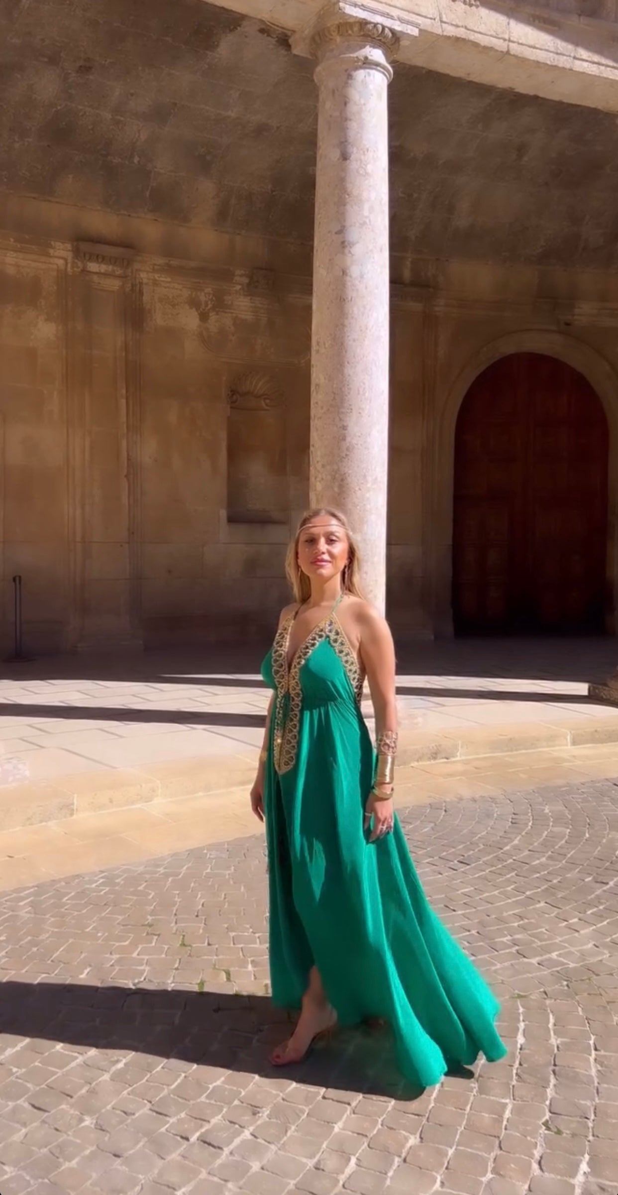 Vestido verde esmeralda espalda descubierta