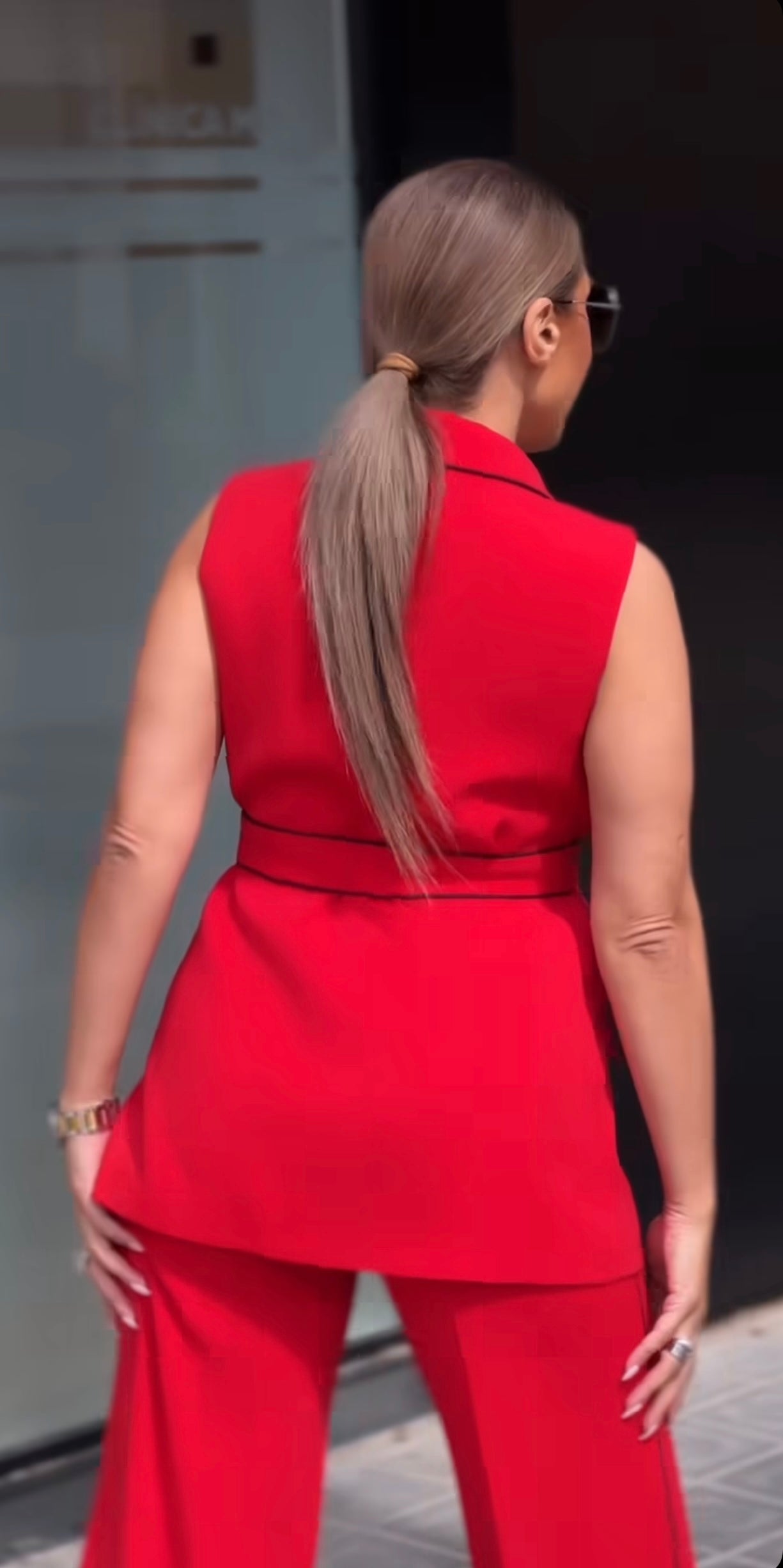 Traje pantalón con chaleco