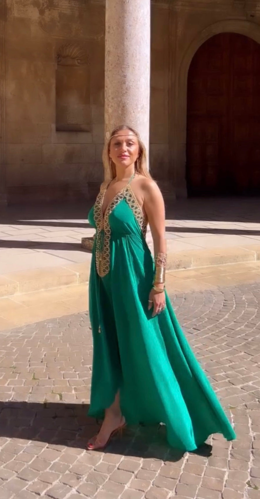 Vestido verde esmeralda espalda descubierta