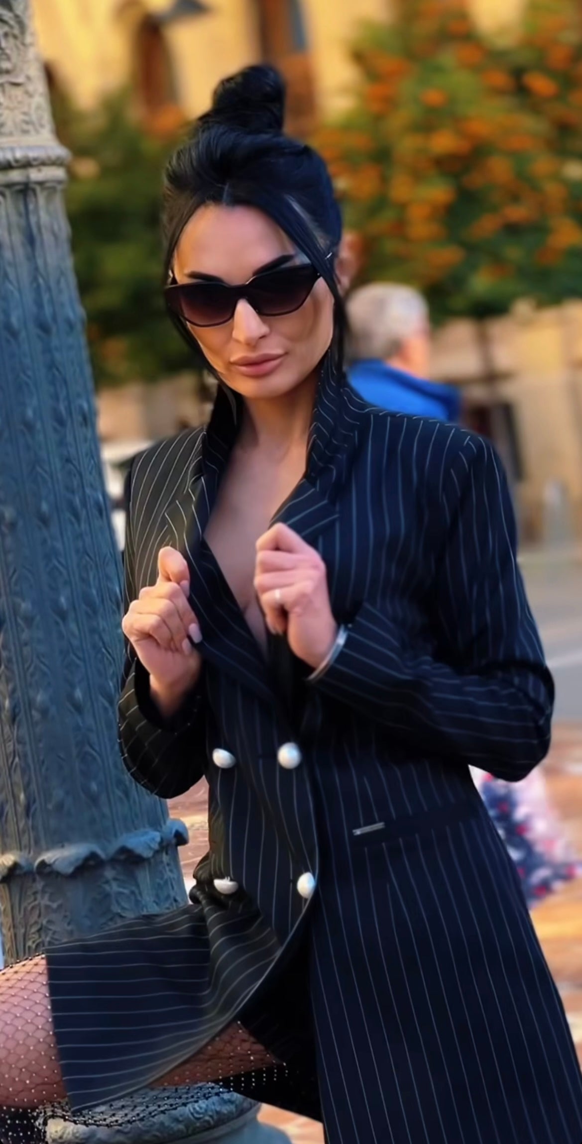 Conjunto de blazer y pantalón corto con pedrería