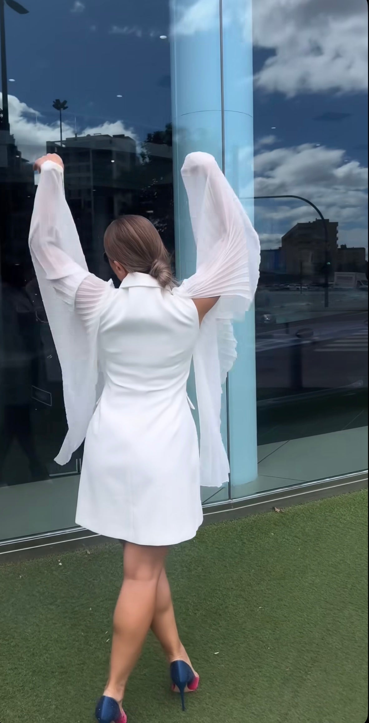 Vestido blanco estilo traje