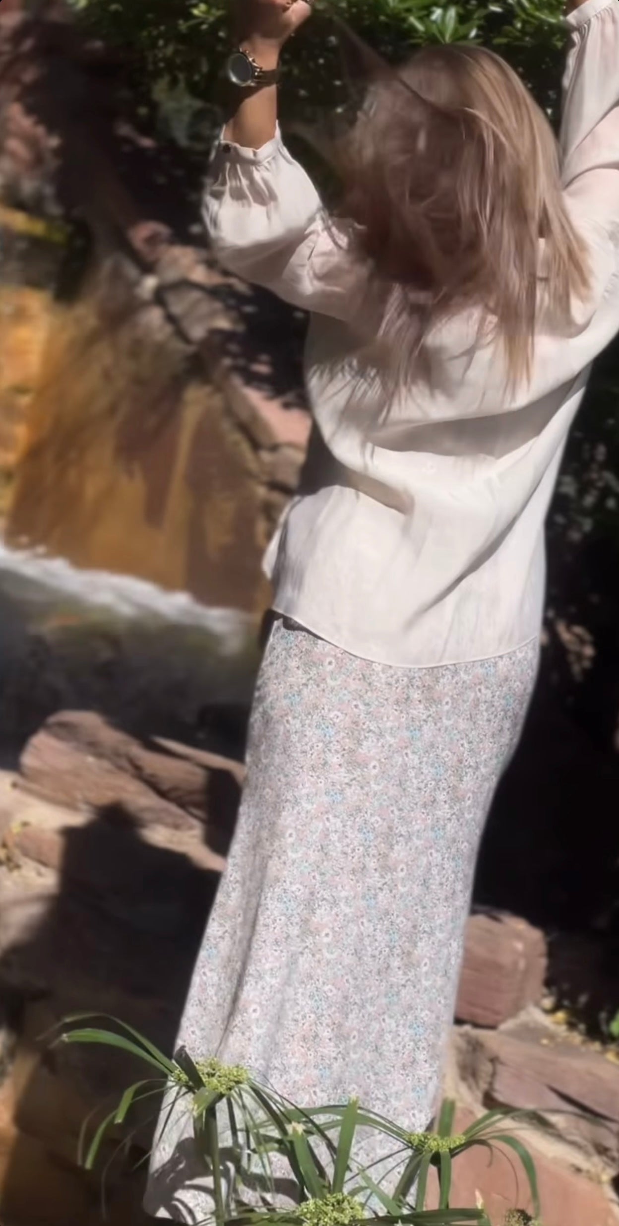 Vestido lencero floral con camisa