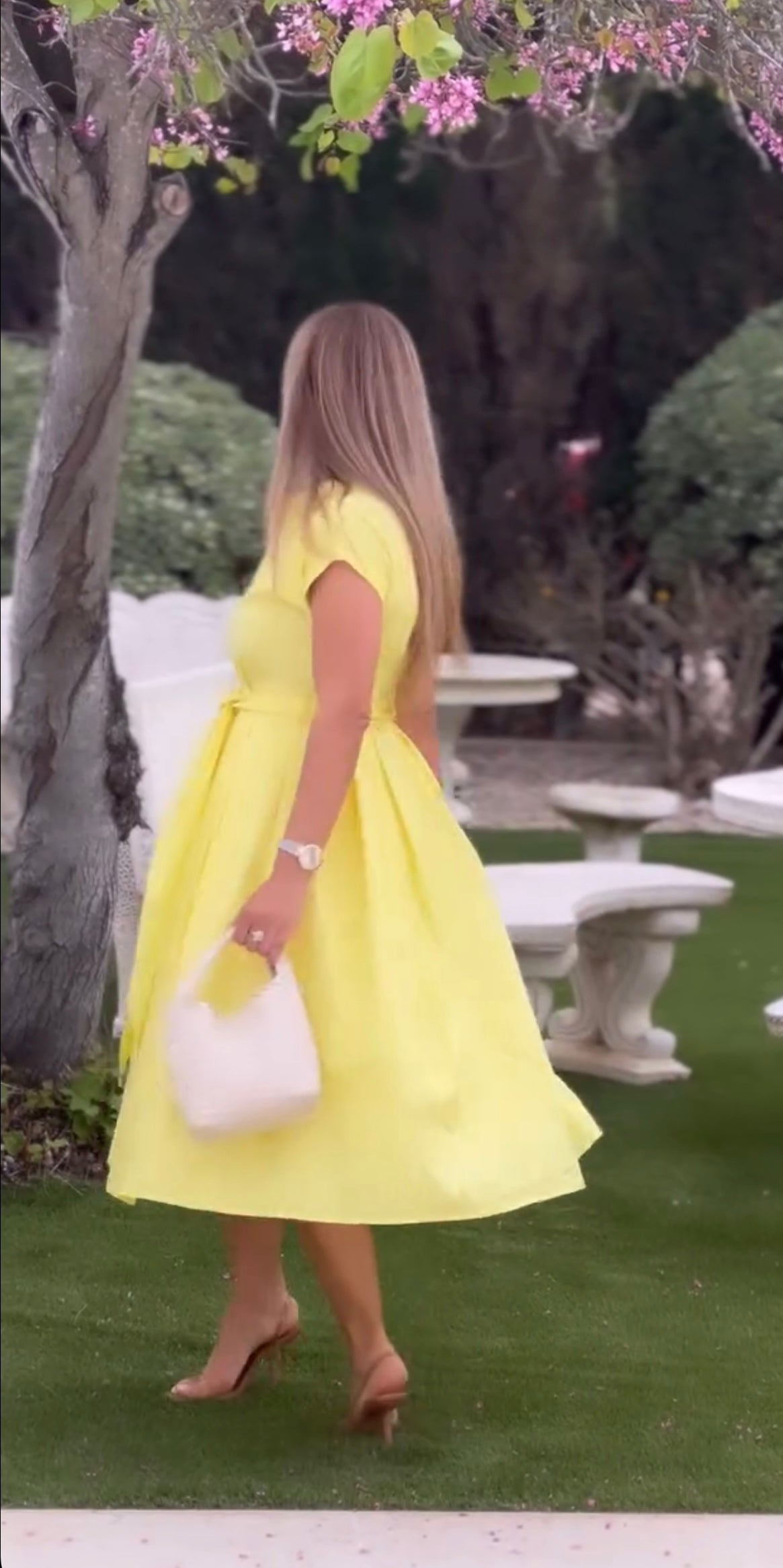 Vestido amarillo veraniego