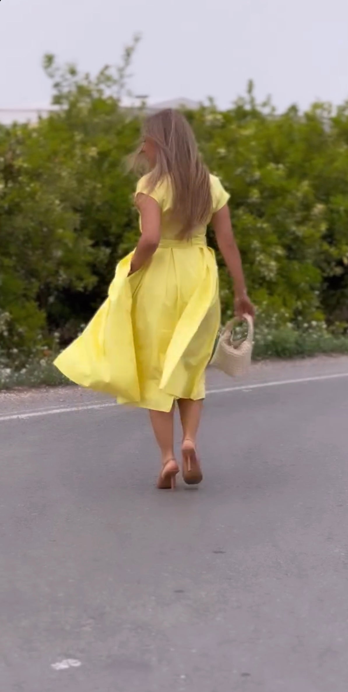 Vestido amarillo veraniego