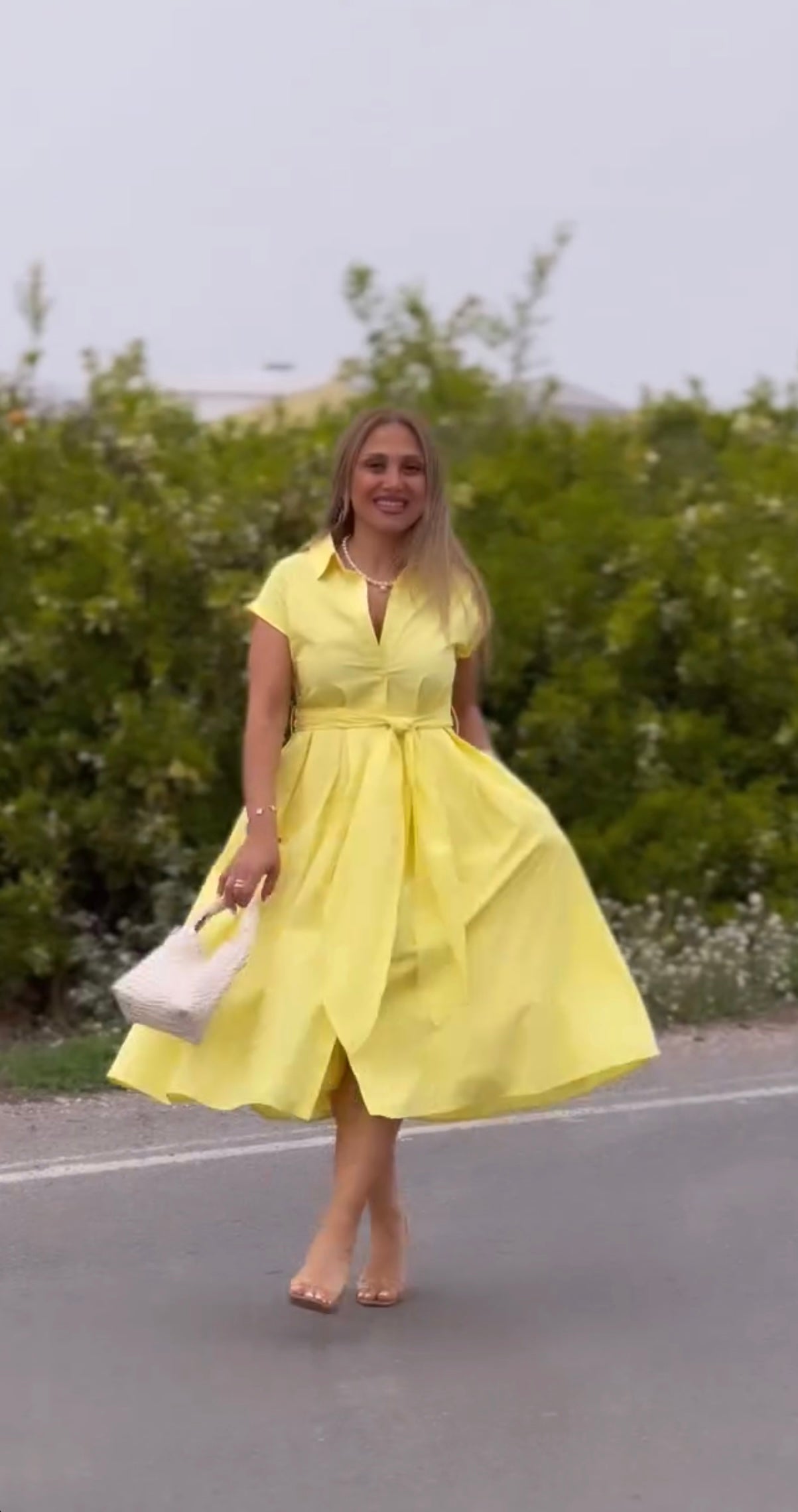 Vestido amarillo veraniego