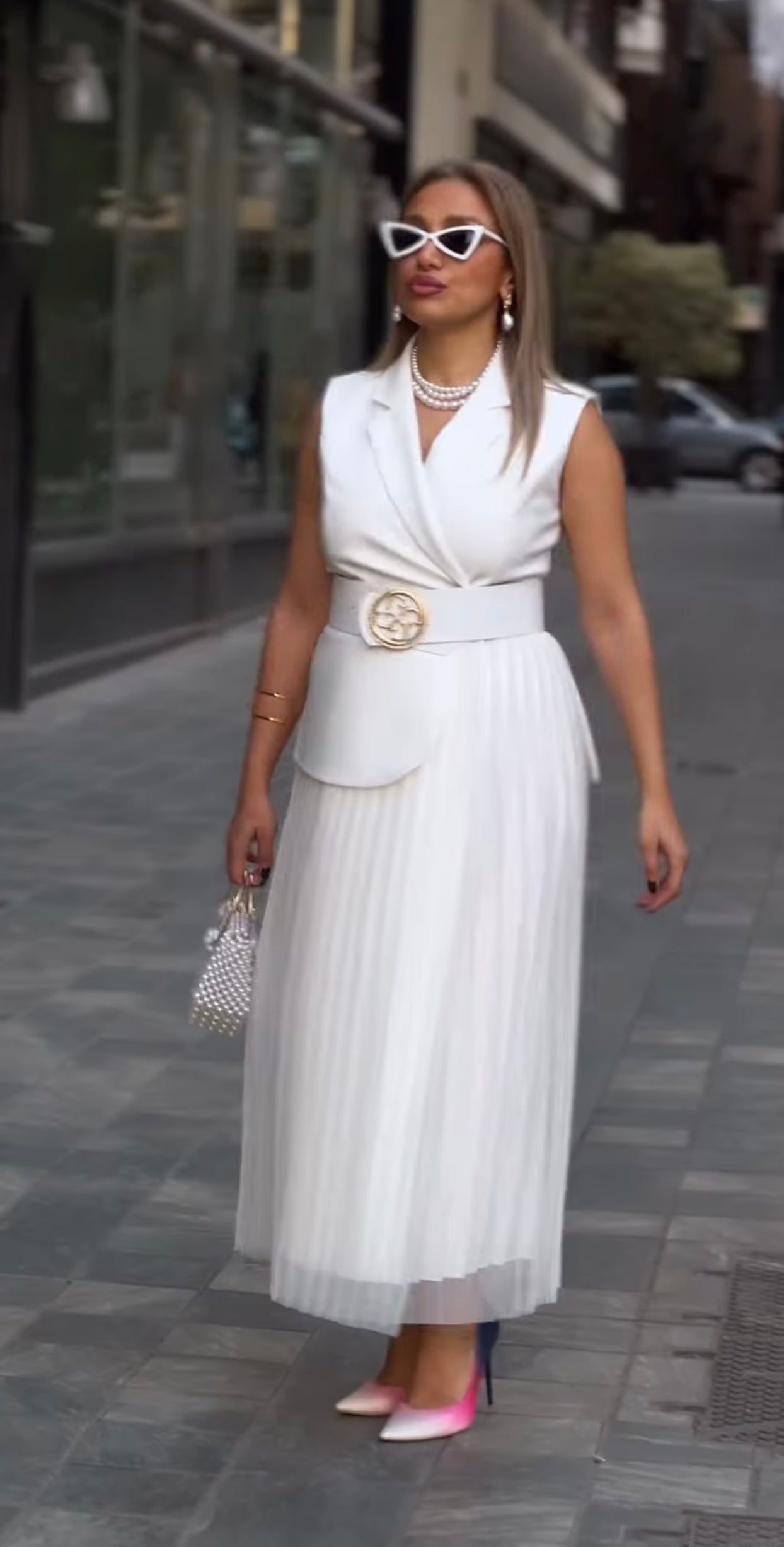 Vestido estilo chaleco con cinturón