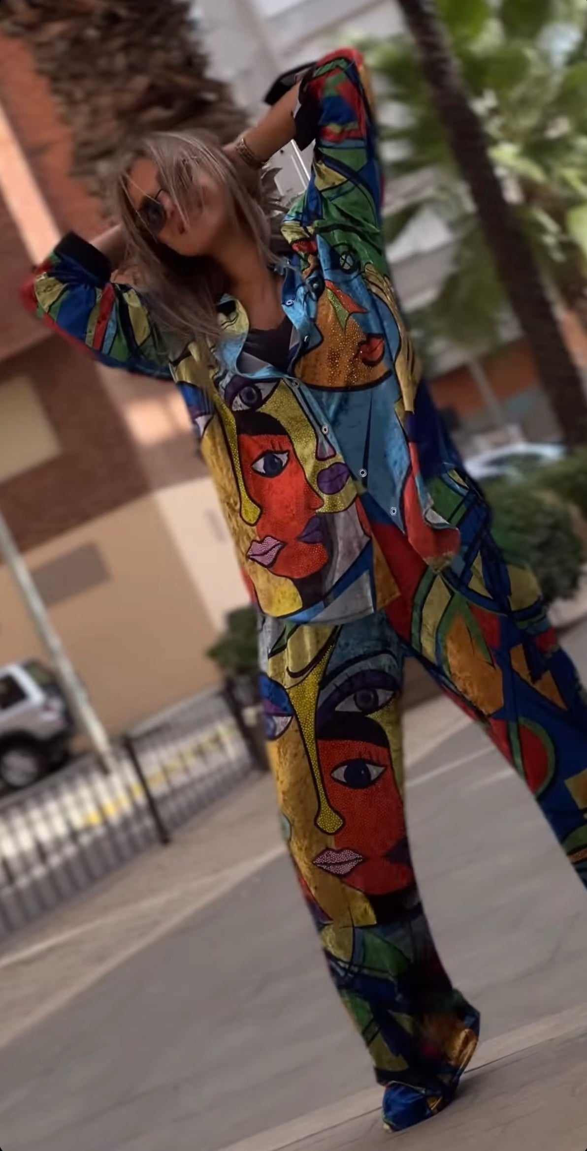 Pantalón colorido con goma