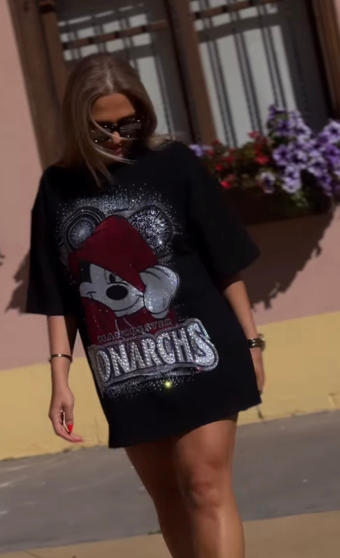Camiseta Oversize Mickey Mouse “Monarchs”